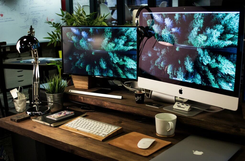 What Makes a Good Web Design – modern site with clean layout and CTAs